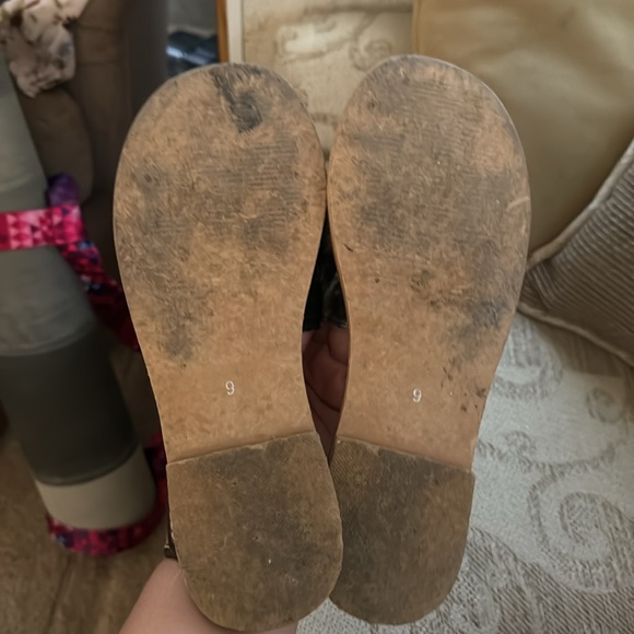 Cowhide slides - Picture 2 of 2